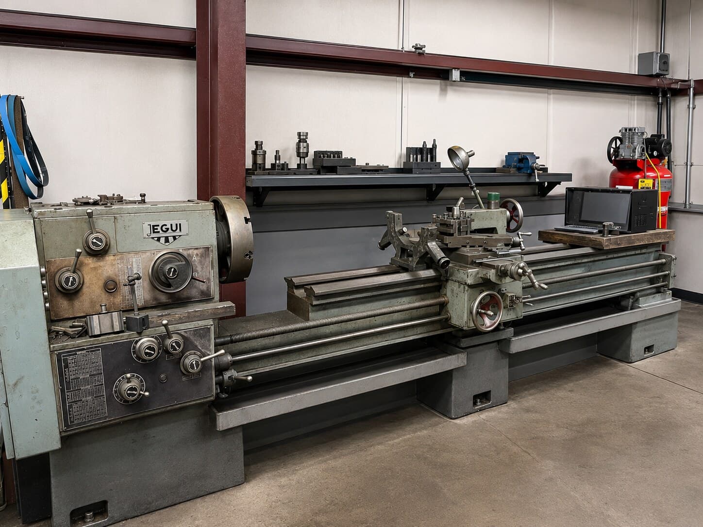JEGUI engine lathe in the shop